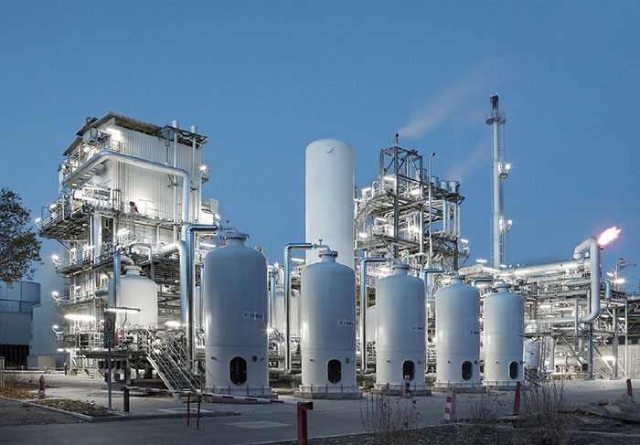 工业气体化学反应过程中的催化机理及应用研究