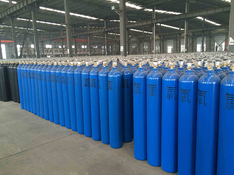 工业氧气在金属切割焊接中有哪些必须遵守的安全操作规范？